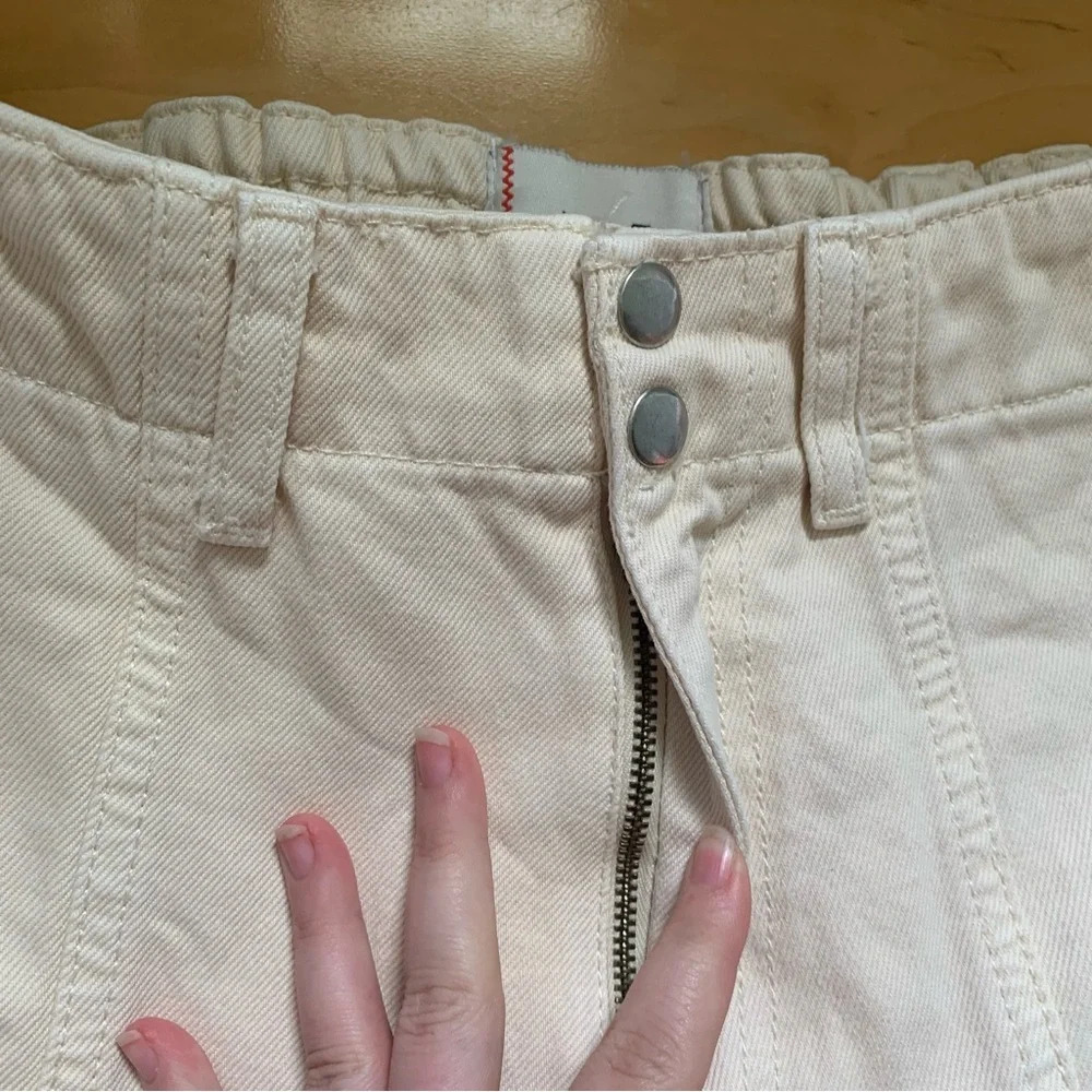 BDG Cream High-Rise Cargo Joggers - Picture 5 of 8